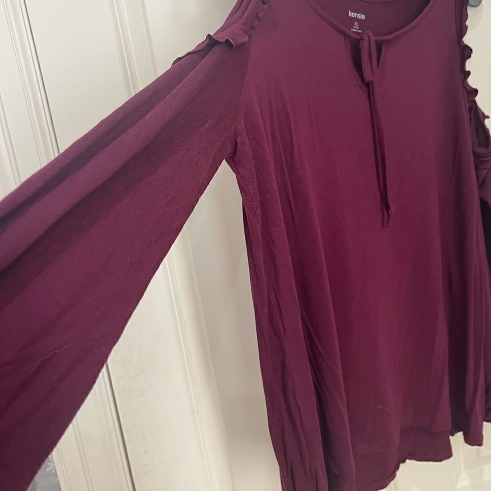 KENSIE COLD Shoulder Top GUC - Picture 2 of 7